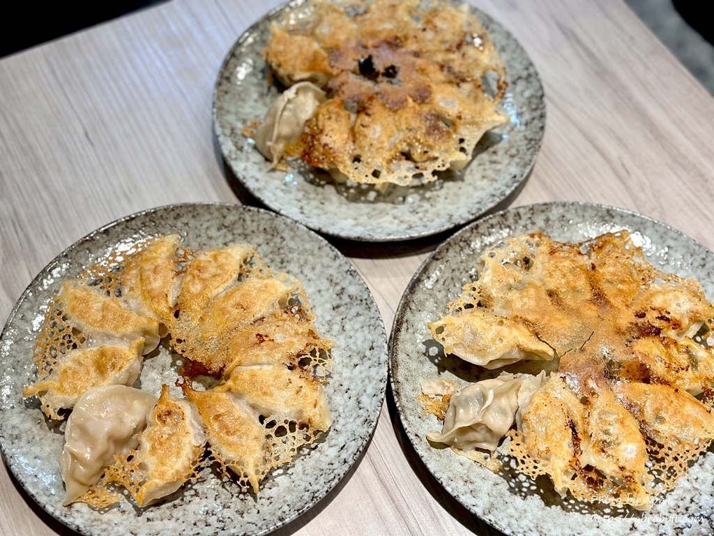 七集雪花煎餃-台中新店報報！近期吃到我喜愛的煎餃在這